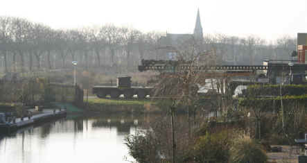 marksloot2_001_14mrt05_komst_heipaal_k.jpg (137557 bytes)